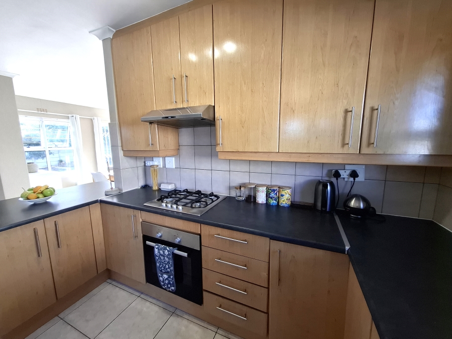 To Let 4 Bedroom Property for Rent in Sunningdale Western Cape